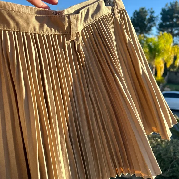 Red Valentino Pleated Mini Skirt Beige Tan Micro Skort Size 40 US 4 Small NWT - Picture 7 of 7